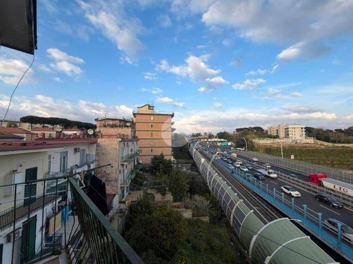 Appartamento trilocale in vendita in Via Filippo Maria Briganti, Capodichino, Napoli