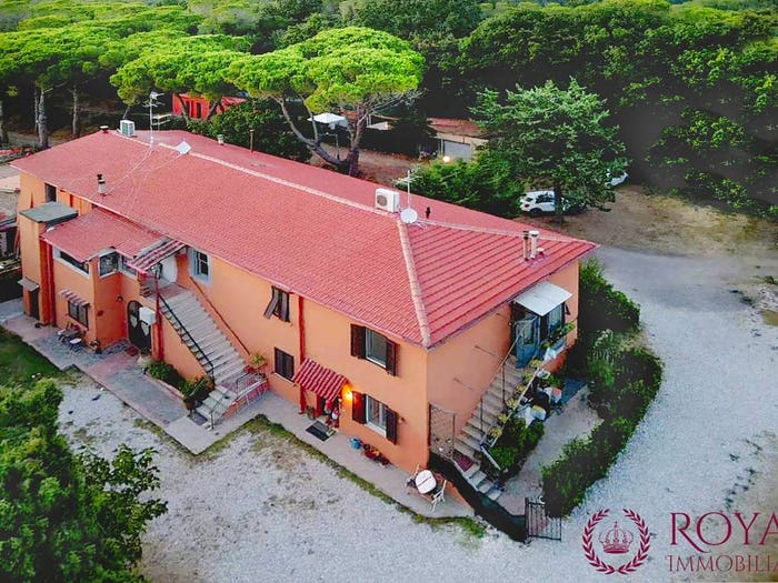 Appartamento con 6 locali in vendita in Via Fonte della Puzzolente, Cisternino, Livorno