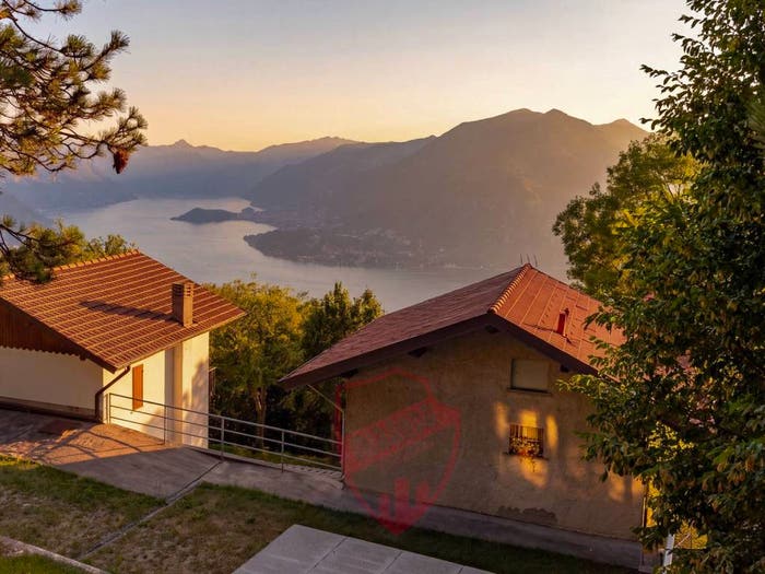 Casa trilocale in vendita in Strada Statale di Esino, Perledo