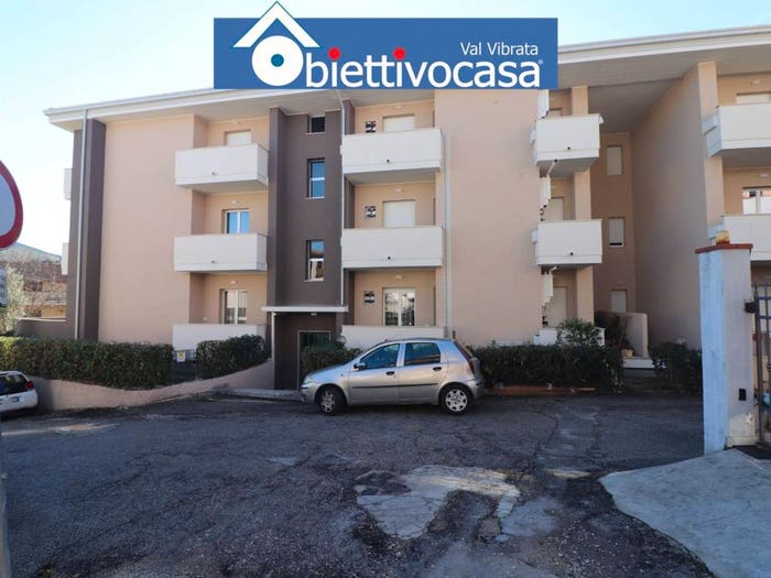 Appartamento con 5 locali in vendita in Via Fonte a Collina, Sant'Onofrio Floriano, Campli