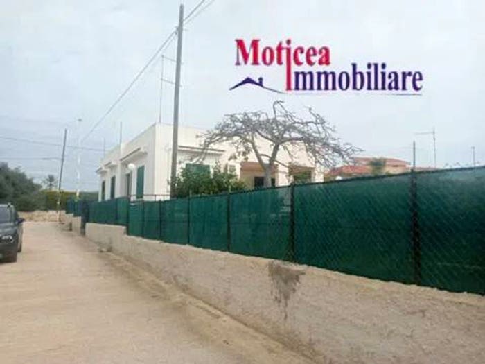 Casa con 6 locali in vendita in Via Caltagirone No Number, Marina di Modica, Modica