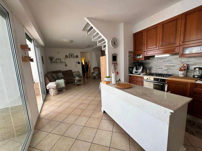 Casa con 6 locali in vendita in Fontia Fossola Fossone, Carrara