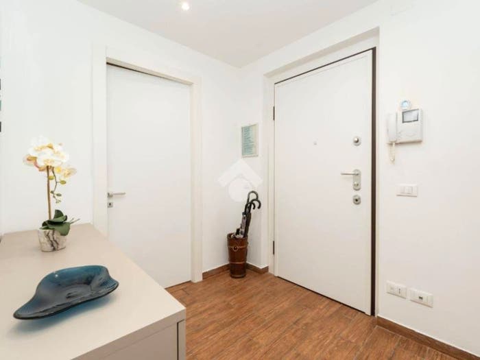 Appartamento trilocale in vendita in Via Curio Dentato, Giambellino, Milano