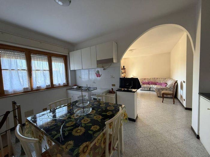 Appartamento con 6 locali in vendita in via degli etruschi, Centro, Paciano