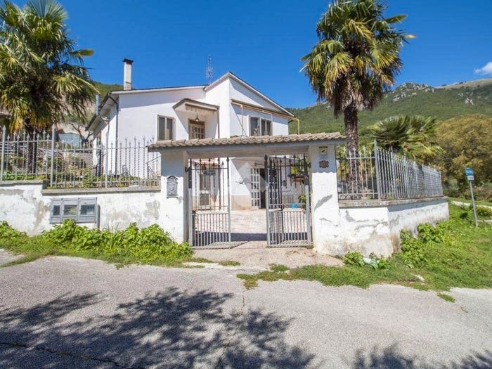 Casa trilocale in vendita in VIA DANTE ALIGHIERI, Centro, Castel Sant'Angelo