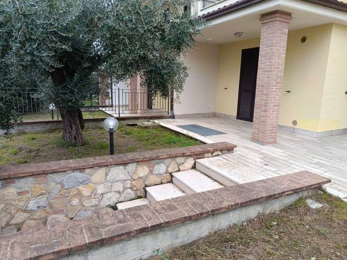 Casa quadrilocale in vendita in Centro, Castiglione del Lago