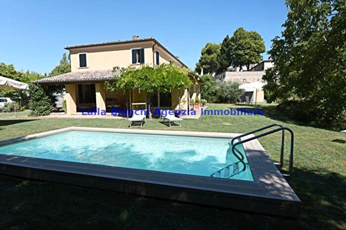 Casa con 6 locali in vendita in STRADA DI SAN DONATO, Villa Ceccolini, Pesaro
