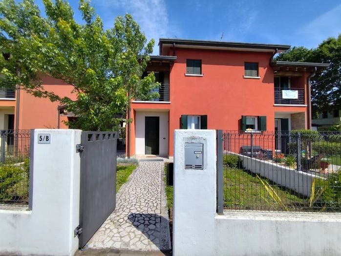 Appartamento con 6 locali in vendita in Via Fontanelle Loria TV Italia Loria TV, Ramon, Loria