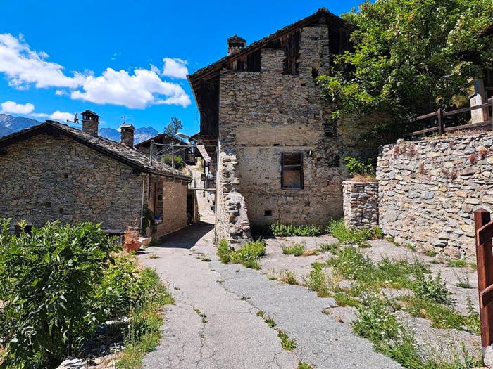 Casa con 6 locali in vendita in Frazione Vedun, Avise