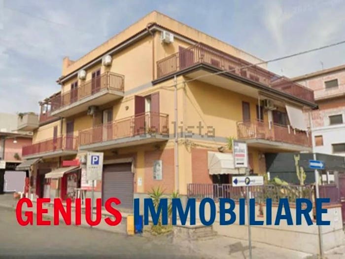 Appartamento con 5 locali in vendita in Via Dai Garofani, Biancavilla