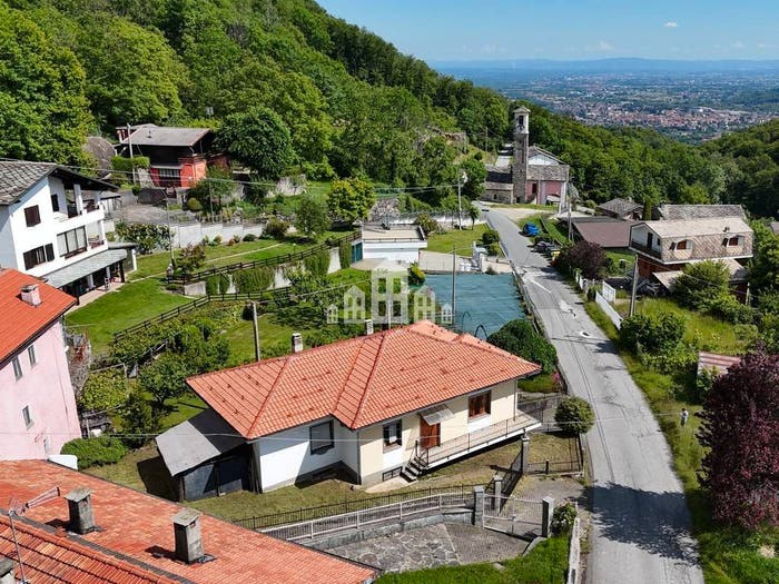 Casa quadrilocale in vendita in Strada Navetta Inferiore, Cuorgnè