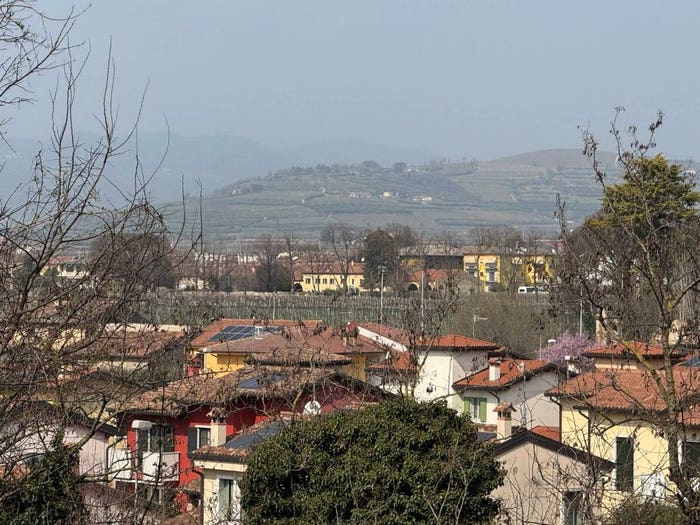 Casa trilocale in vendita in Viale Giardino, Colognola Ai Colli