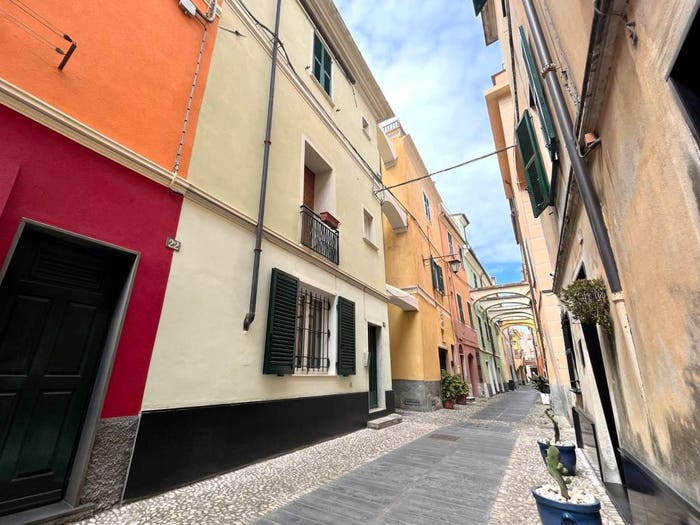 Appartamento trilocale in vendita in Via Giuseppe Garibaldi, Borghetto Santo Spirito