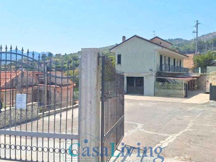 Casa con 6 locali in vendita in Via Circonvallazione, Centro, Monreale