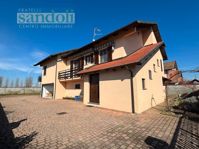 Casa quadrilocale in vendita in Via Cugnolio, Desana