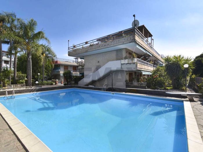 Casa trilocale in vendita in Via Pietralonga, Centro, Mascali
