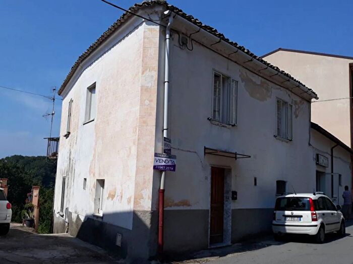 Casa con 6 locali in vendita in Corso Vittorio Emanuele Iii, Centro, Petrizzi