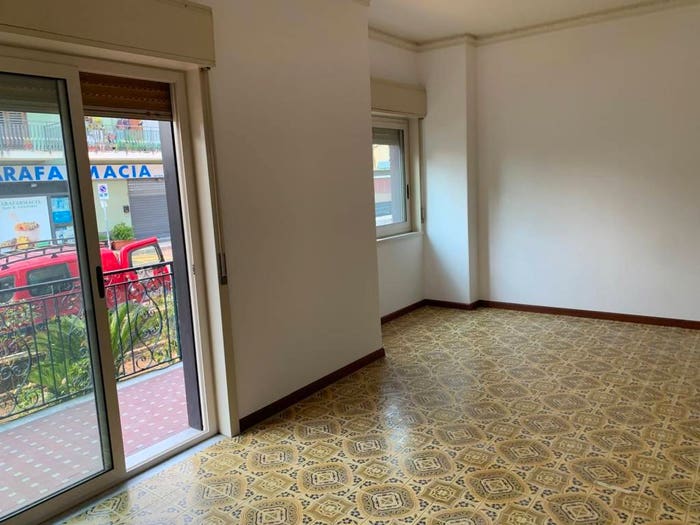 Appartamento con 5 locali in vendita in Viale Guglielmo Marconi, Centro, Pedara