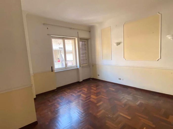 Appartamento trilocale in vendita in Santa Lucia, Napoli