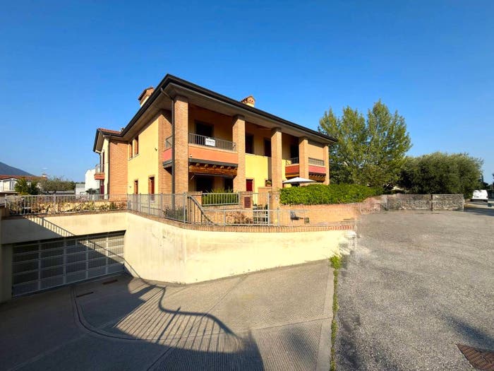 Casa quadrilocale in vendita in Via Motton, Centro, Bassano del Grappa