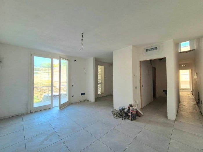 Appartamento con 5 locali in vendita in Via Po, Centro, Agliana