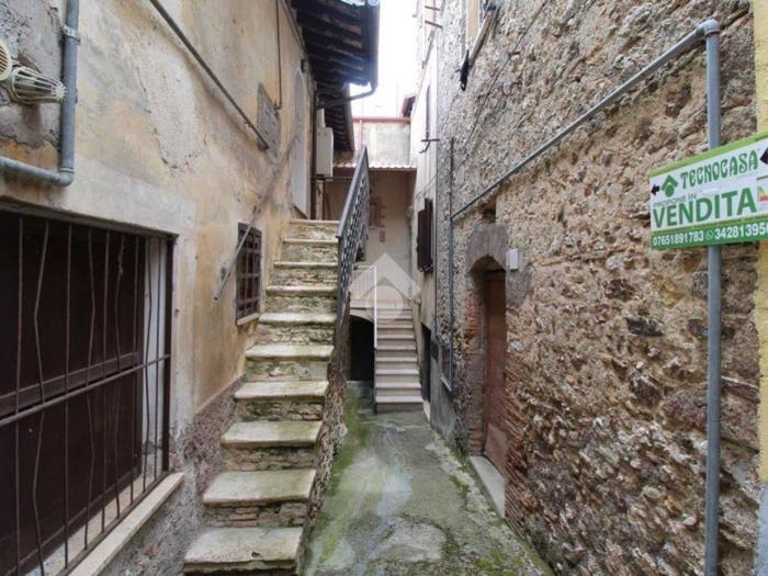 Appartamento trilocale in vendita in Via Porta Romana, Monte Santa Maria, Poggio Nativo