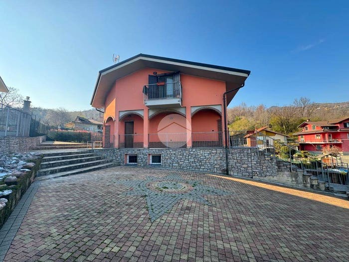 Casa con 5 locali in vendita in Via villanova, Centro, Giaveno