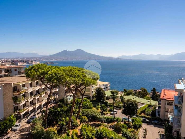Appartamento con 6 locali in vendita in Via Nevio, Posillipo, Napoli