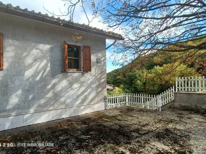 Casa con 5 locali in vendita in Strada Provinciale Montelago, Serravalle di Chienti