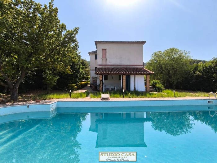 Casa con 6 locali in vendita in Via Giungatelle, Montecorice