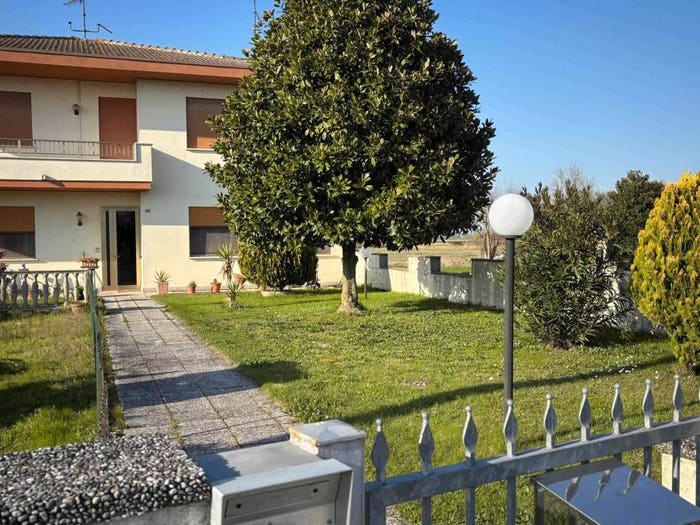 Appartamento con 5 locali in vendita in Lendinara