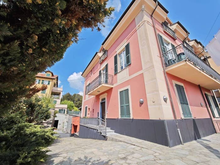 Casa quadrilocale in vendita in Via Martiri di Voltaggio, Centro, Busalla