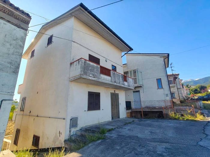 Casa con 6 locali in vendita in Salita Colleceso, Centro, Rapino