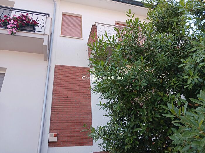 Casa con 8 locali in vendita in Via Filippo Corridoni, Viareggio