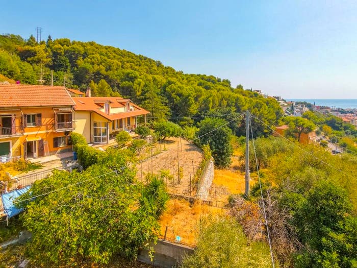 Casa quadrilocale in vendita in Regione Caudi, Fenarina Via Neghelli Collina di Ponente, Alassio