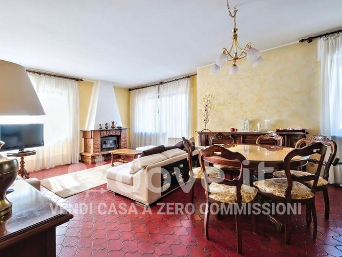 Appartamento quadrilocale in vendita in Via Giovanni Favero, Centro, Belluno