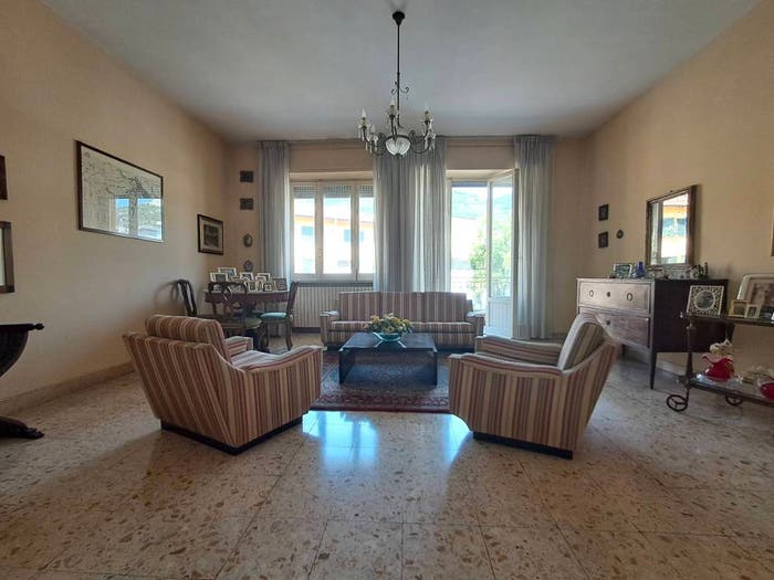 Appartamento con 6 locali in vendita in Via Gabriele D'Annunzio, Centro, Cassino