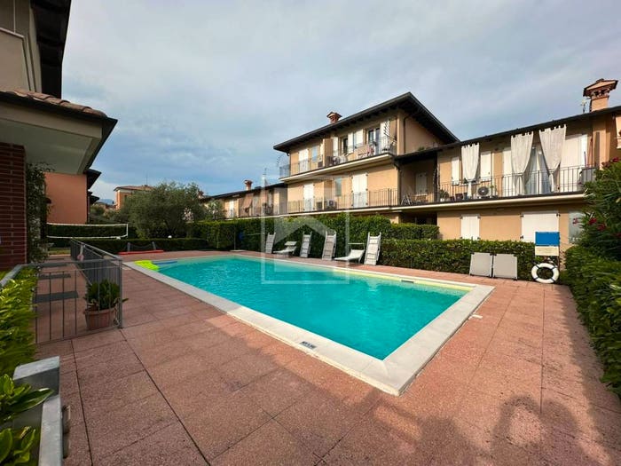Appartamento trilocale in vendita in Via Valtenesi, Balbiana, Manerba del Garda