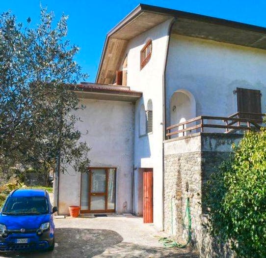 Casa con 6 locali in vendita in Strada Provinciale, Centro, Fivizzano