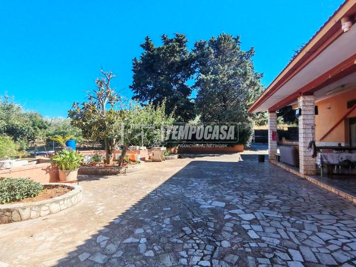 Casa quadrilocale in vendita in Strada Comunale La Russa, Putignano