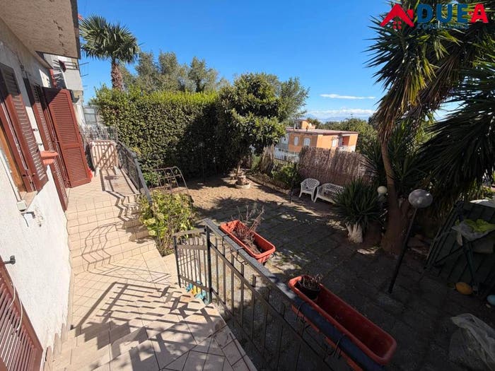 Casa con 5 locali in vendita in Via Nazareth ai Guantai, Camaldoli, Napoli