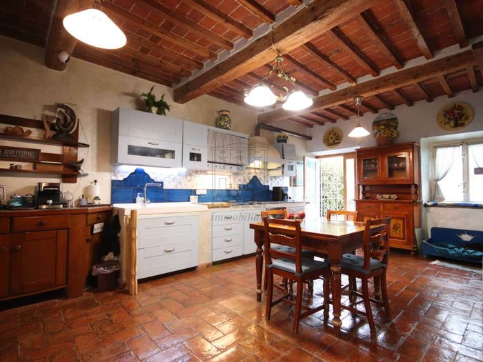 Casa con 6 locali in vendita in Via di Mugnano, Mugnano, Lucca