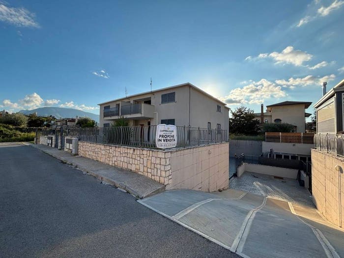 Casa con 6 locali in vendita in Via Carmine Napolitani, Centro, Castel San Giorgio