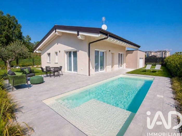 Casa quadrilocale in vendita in Via Grezze, Entroterra, Desenzano del Garda