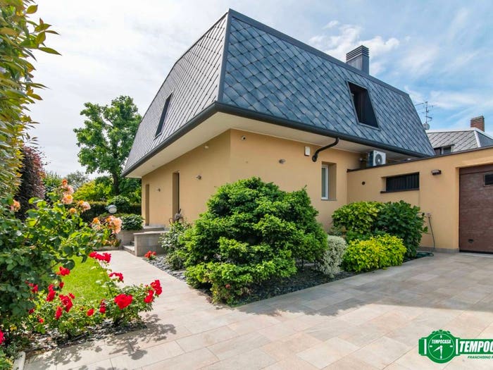 Casa con 5 locali in vendita in Viale Sempione, Centro, Arese