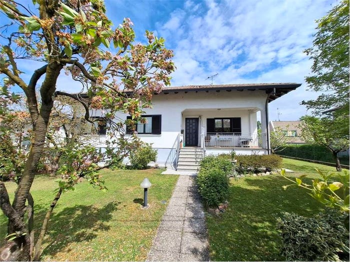 Casa trilocale in vendita in Via Cicognola xx, Centro, Castelletto Sopra Ticino