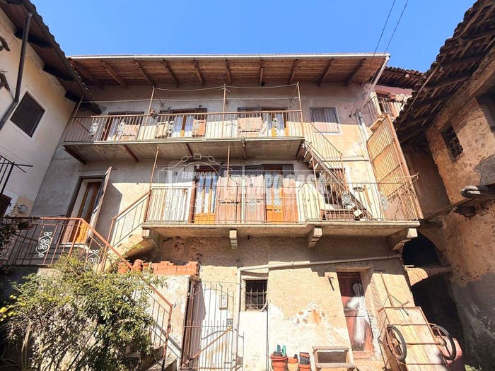 Casa con 5 locali in vendita in Masserano
