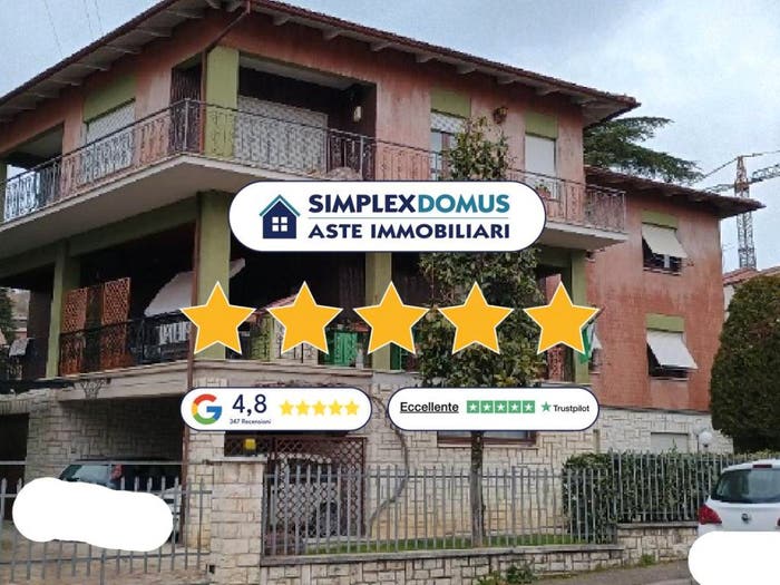 Appartamento con 6 locali in vendita in VIA EMANUELE LENA, Centro, Tolentino