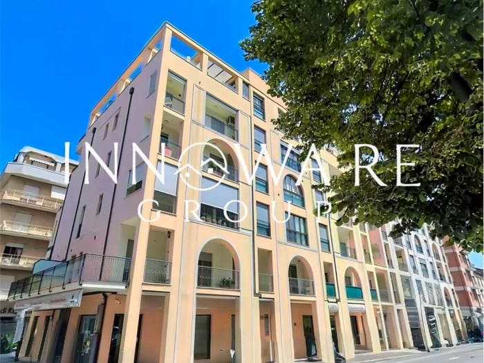 Appartamento trilocale in vendita in Corso Garibaldi a, Centro, Civitanova Marche
