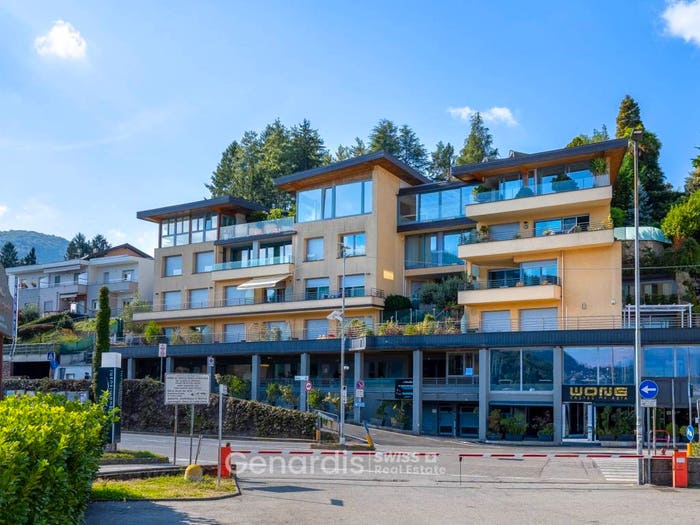 Appartamento trilocale in vendita in Via Zanoni, Centro, Lavena Ponte Tresa
